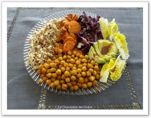 Salade marocaine : pois chiche, coriandre, menthe, pickles d